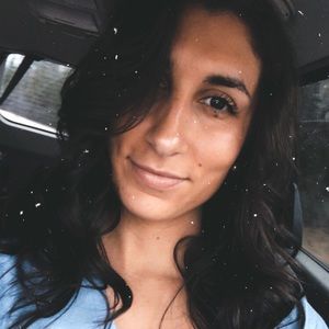 Meet your Posher, Yasmine